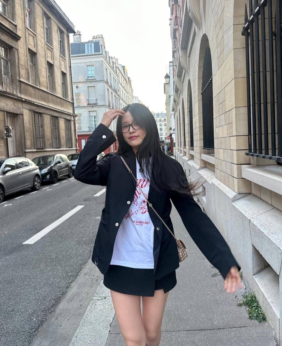 Yujin IVE