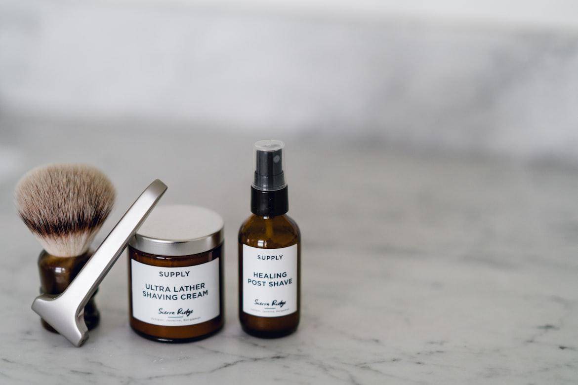 ilustrasi produk aftershave (unsplash.com/Supply) 