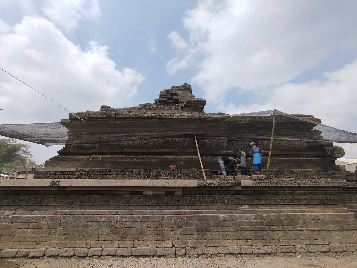 Proses pemugaran Candi Jago dilakukan Kabupaten Malang. (IDN Times/Rizal Adhi Pratama)