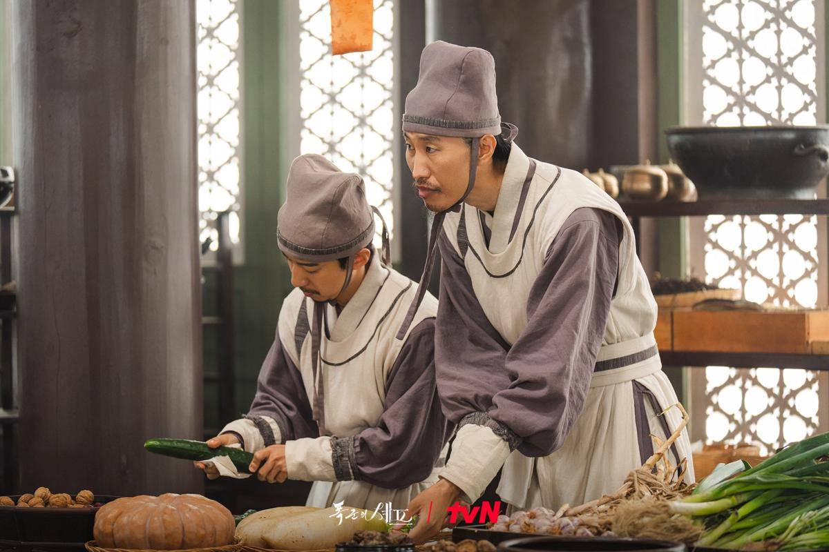 Cuplikan drakor Bon Appetit, Your Majesty
