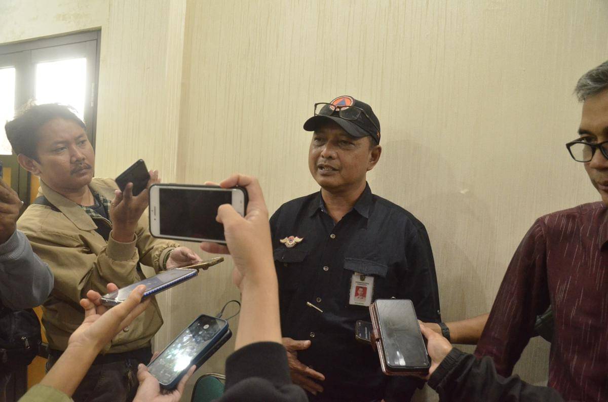 Kepala Pelaksana BPBD Kota Yogyakarta, Nur Hidayat, dalam jumpa pers kesiapsiagaan musim hujan di Kantor Dinkominfosan Kota Yogya, Kamis (18/9/2025). (dok. Pemkot Yogyakarta)