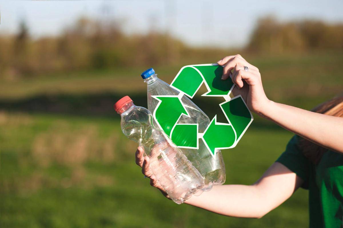 ilustrasi sampah plastik (freepik.com/freepik)