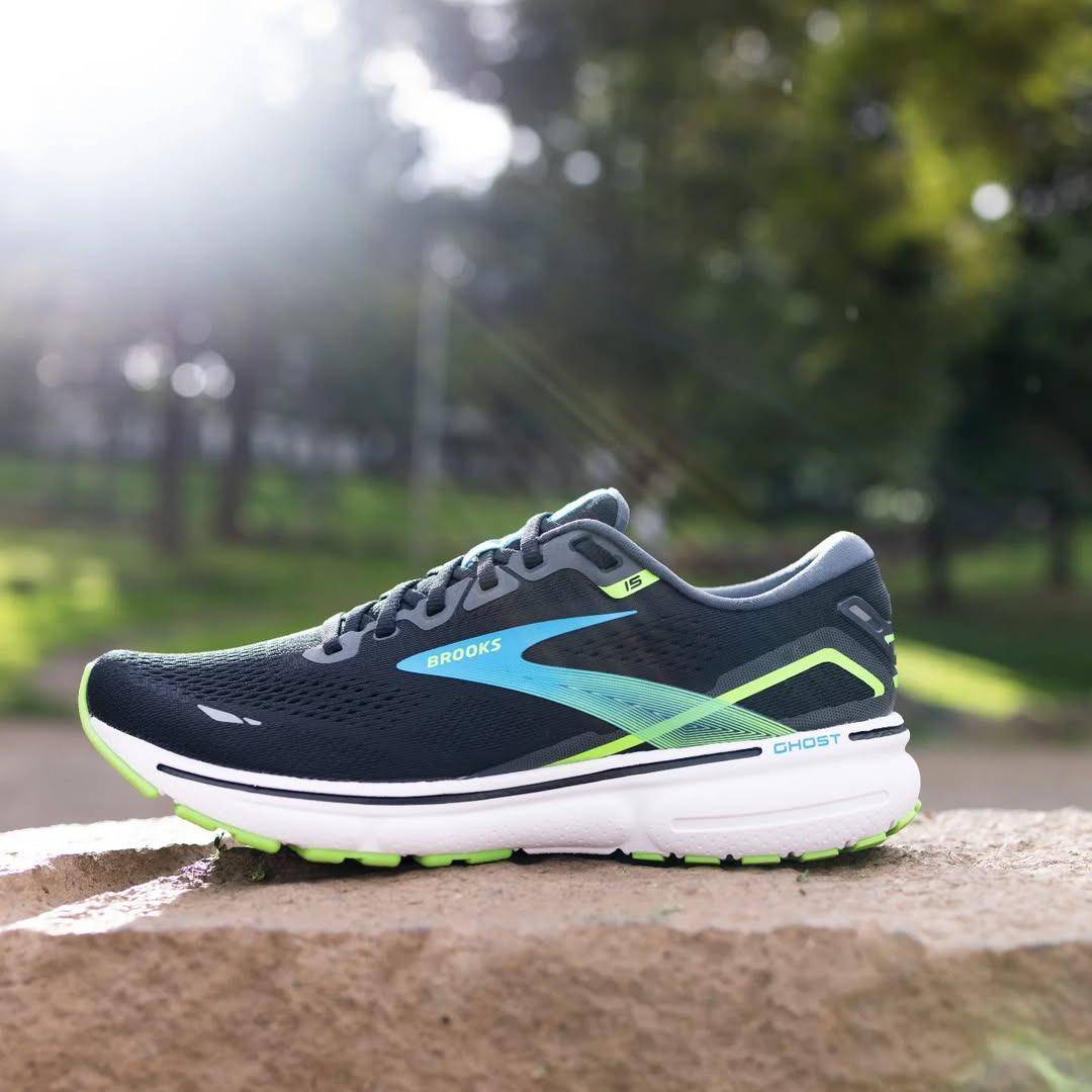 sepatu lari Brooks. (instagram.com/brooksrunningid)