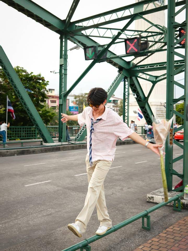 outfit smart casual ala First Chalongrat (Instagram.com/first_fh)