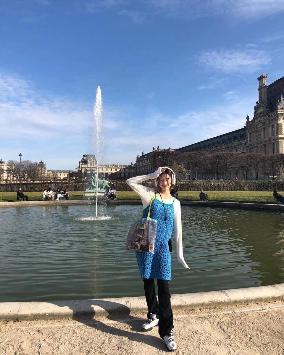 Inspirasi OOTD ala Jung So Min (instagram.com/somin_jj)