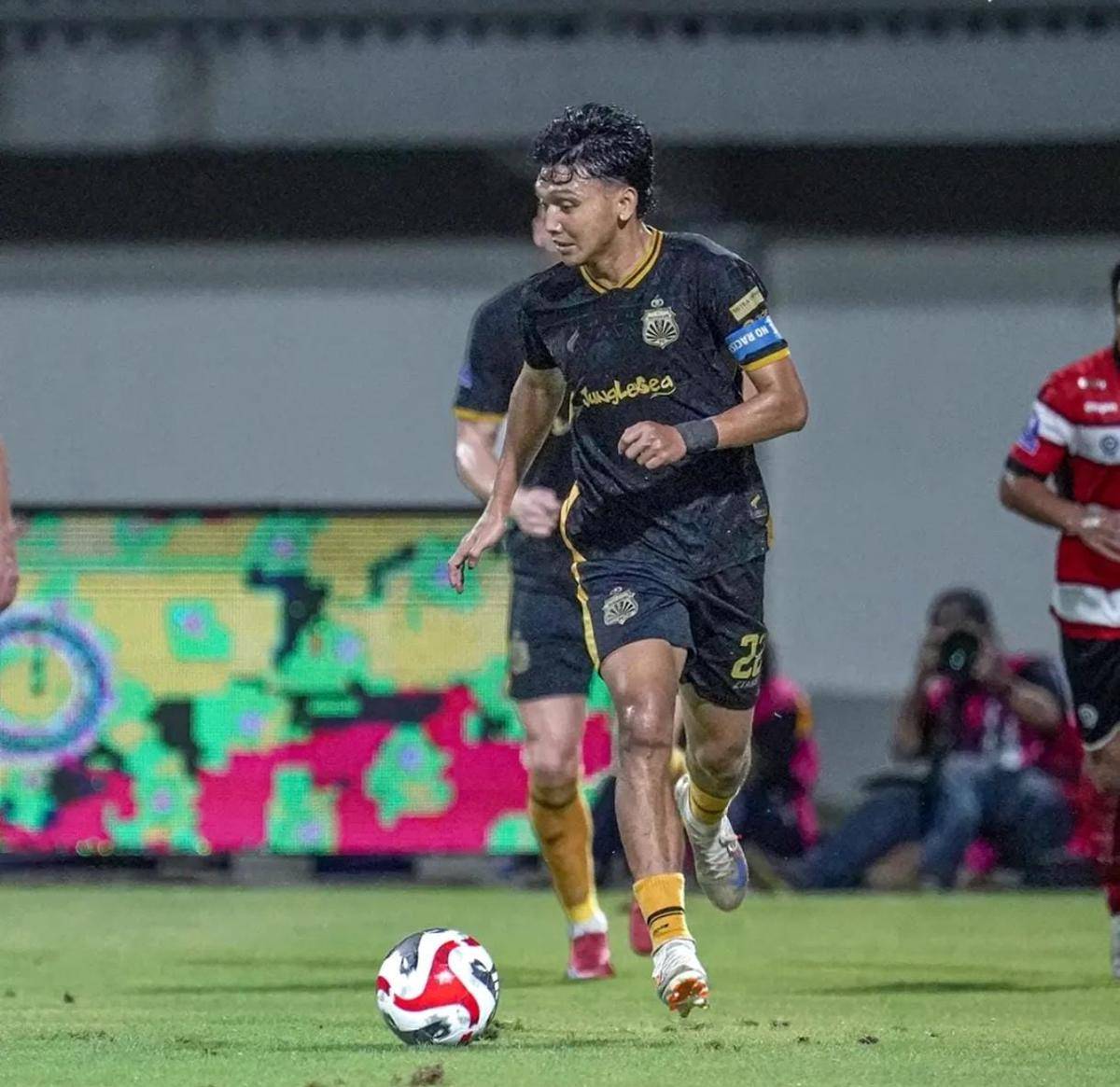 Dendy Sulistyawan saat bermain menghadapi Madura United. (IDN Times/Bhayangkara Presisi Lampung FC)