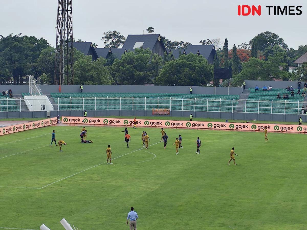 Pertandingan Bhayangkara Presisi Lampung FC vs Persik Kediri. (IDN Times/Muhaimin)