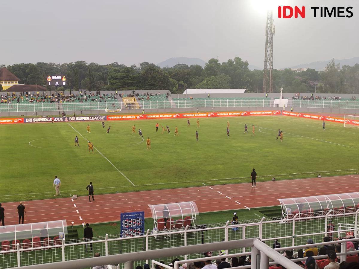 Pertandingan Bhayangkara Presisi Lampung FC vs Persik Kediri. (IDN Times/Muhaimin)