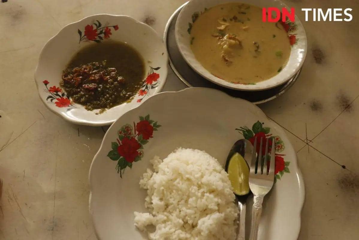 Seporsi soto Kesawan Medan (IDN Times/Yurika Febrianti)