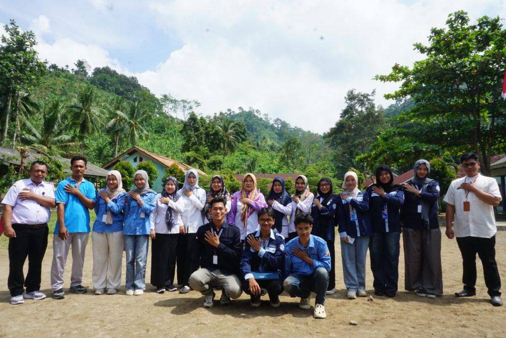 Dosen dan mahasiswa Itera Berkolaborasi Dampingi Masyarakat Desa Kiluan Negeri, Kecamatan Kelumbayan, Kabupaten Tanggamus Melalui Program Kuliah Kerja Nyata (KKN) Rekognisi Itera (Dok.Itera)