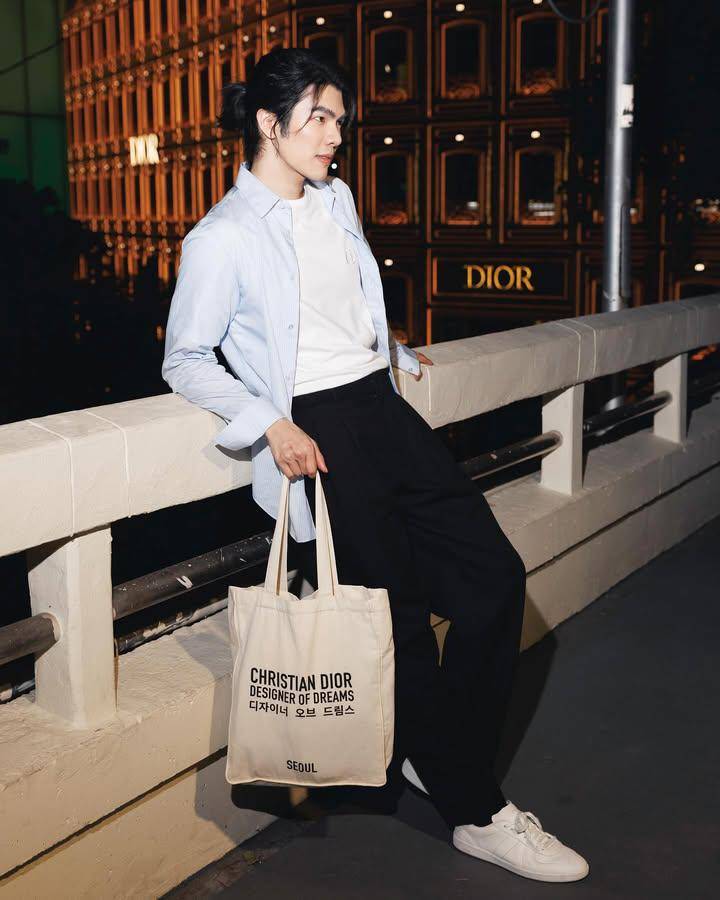gaya french tuck ala Mile Phakphum (instagram.com/milephakphum)