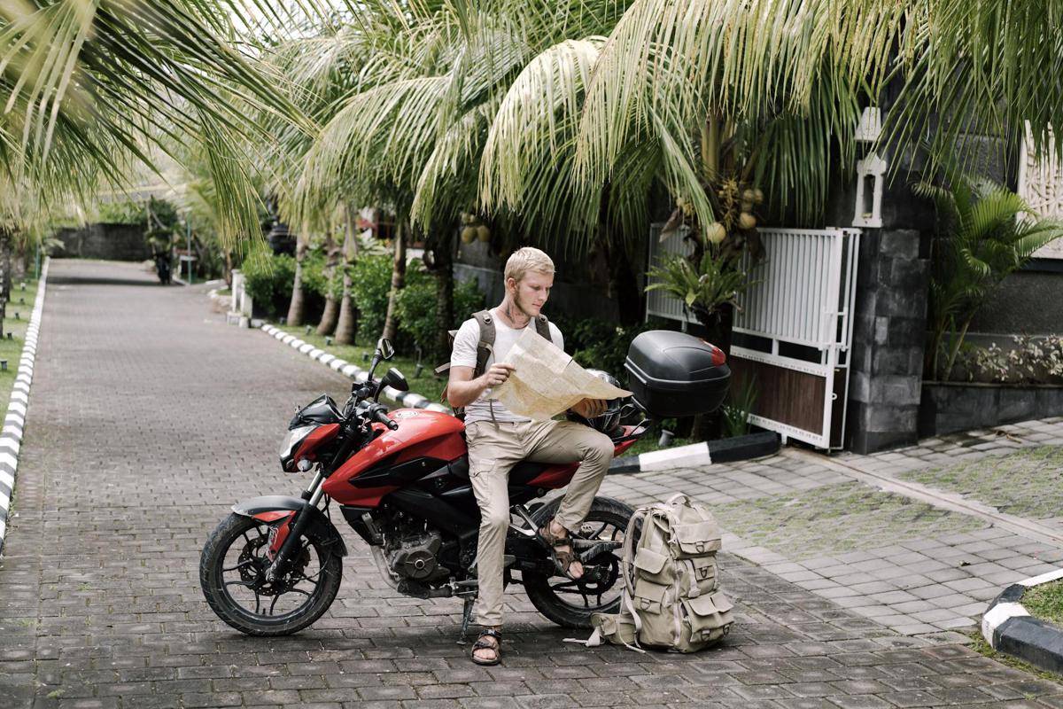 ilustrasi touring motor (pexels.com/ArtHouse Studio)