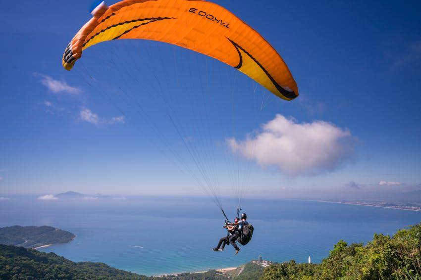 Ilustrasi paragliding (pexels.com/Quang Nguyen Vinh)