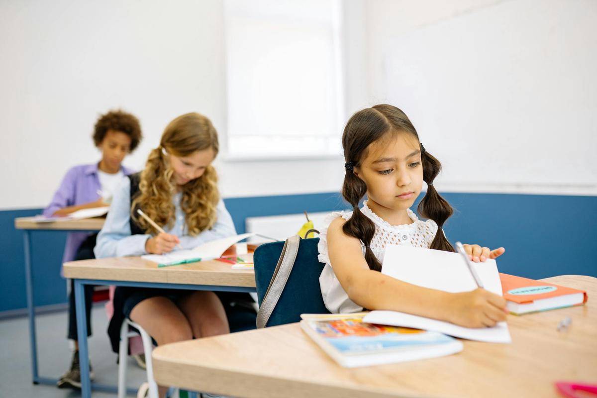 ilustrasi anak sekolah (pexels.com/Yan Krukau)