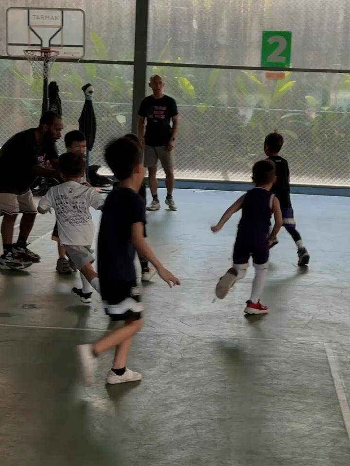 potret anak Paula Verhoeven main basket