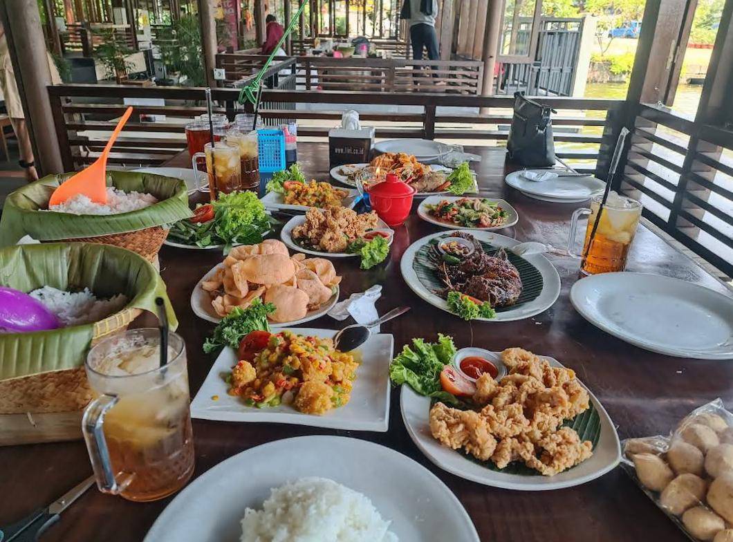 Saung Kuring (google.com/maps/BERCO)