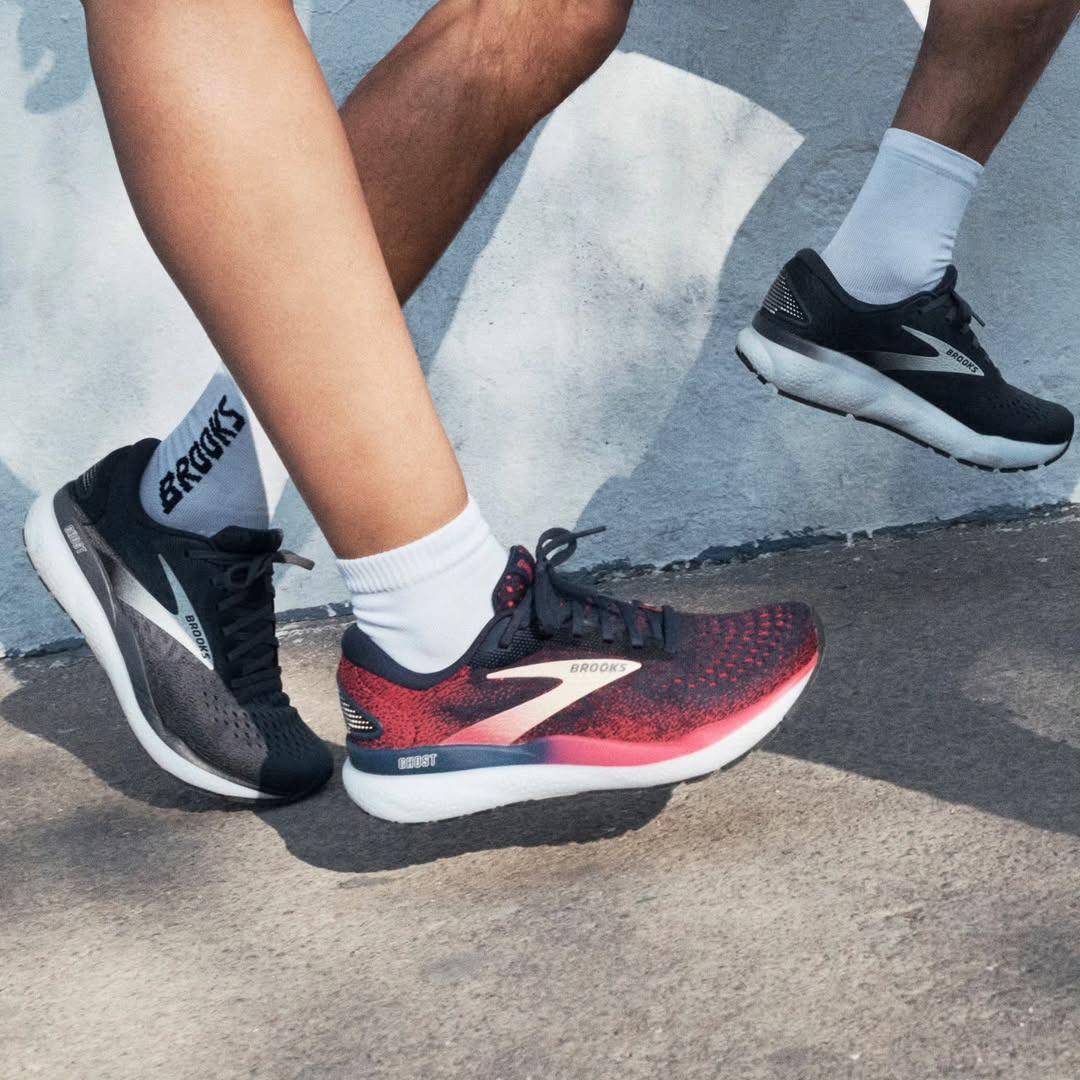 sepatu lari Brooks. (instagram.com/brooksrunningid)