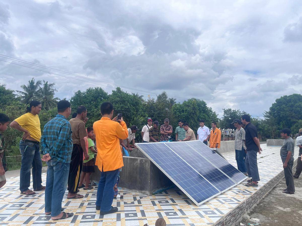 Dosen FT UNM terapkan teknologi irigasi tenaga surya di Desa Salassae Bulukumba. (Dok. Istimewa)