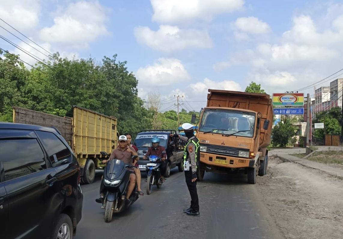 Kemacetan di Jalintim Ruas Palembang-Betung (Dok: Satlantas Polres Banyuasin)