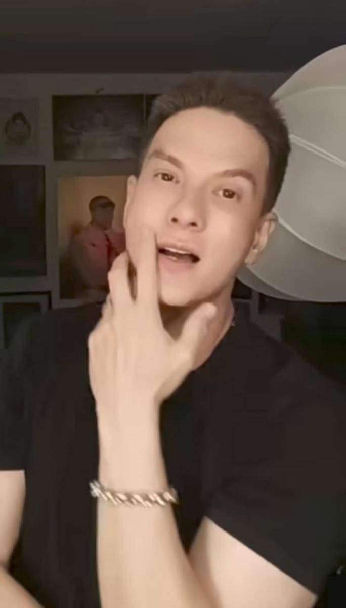 Betrand Antolin spill trik jadi model 