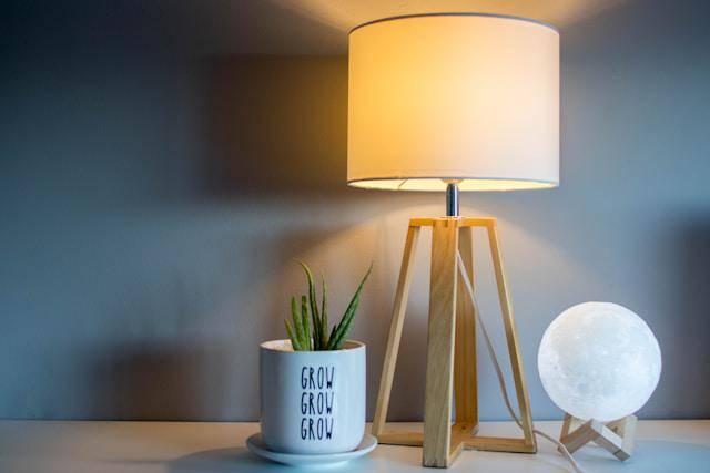 Ilustrasi lampu meja