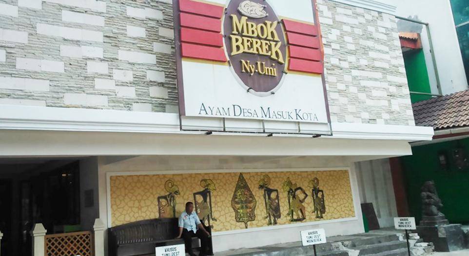 Ayam Goreng Mbok Berek Ny. Umi Pondok Indah (mbokberek.com)