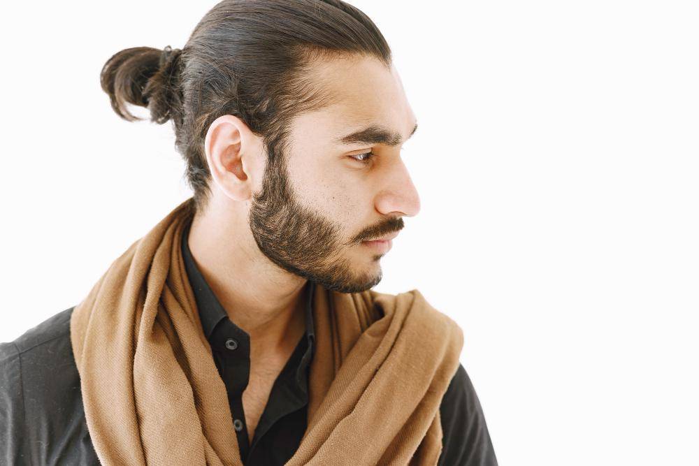 ilustrasi ikat rambut (freepik.com/prostooleh)