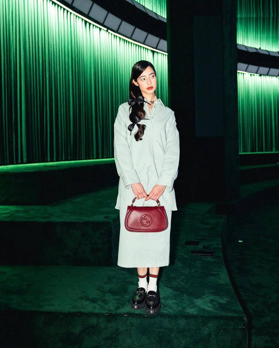 inspirasi outfit kondangan dengan blouse (instagram.com/littlemisskhan)