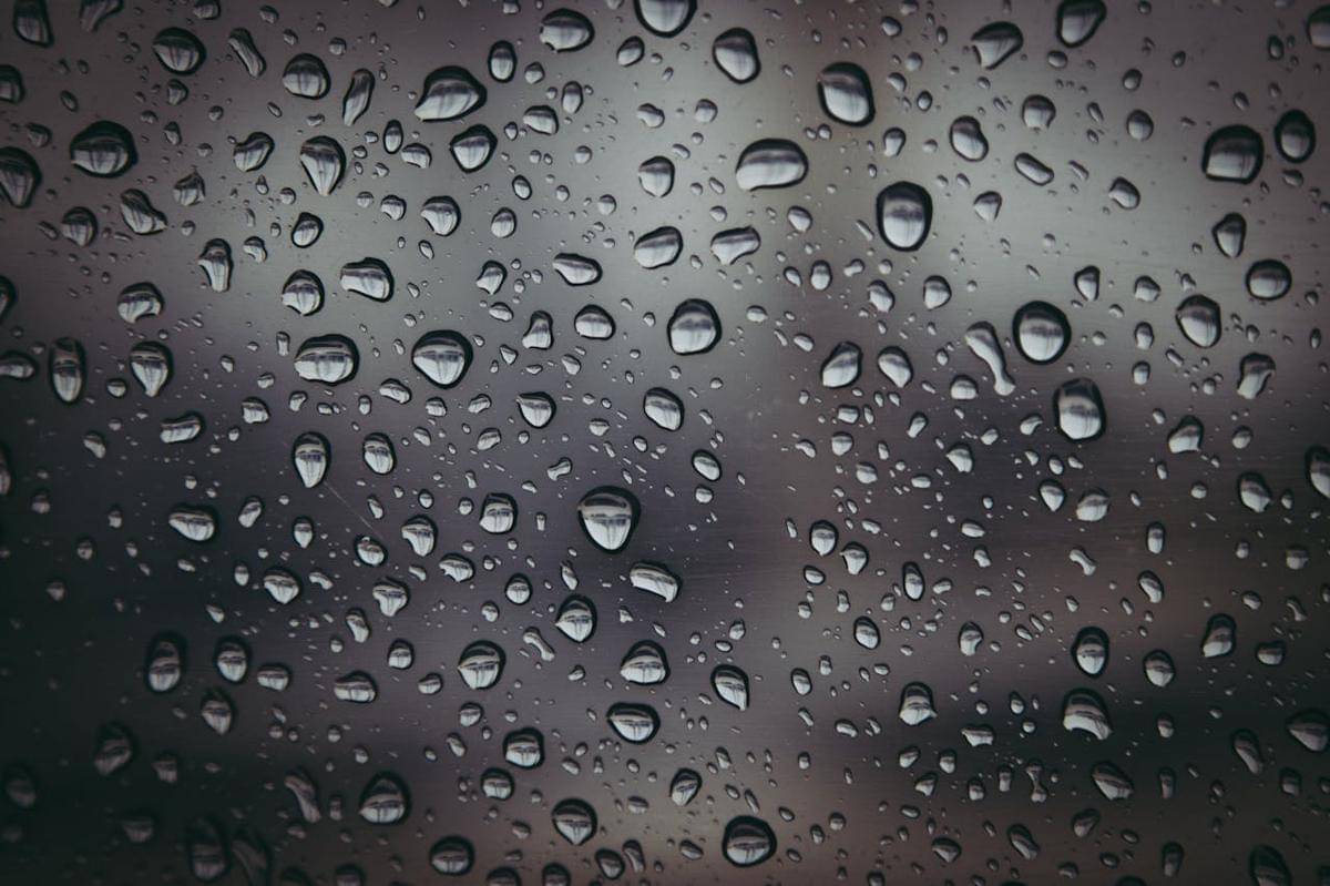 ilustrasi butiran air (pexels.com/max laurell)