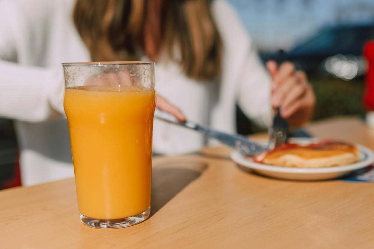 ilustrasi mengonsumsi makanan sehat (pexels.com/RDNE Stock project)