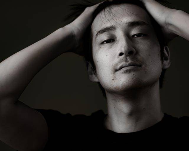 ilustrasi masalah rambut pria (pexels.com/Tokuo Nobuhiro) 