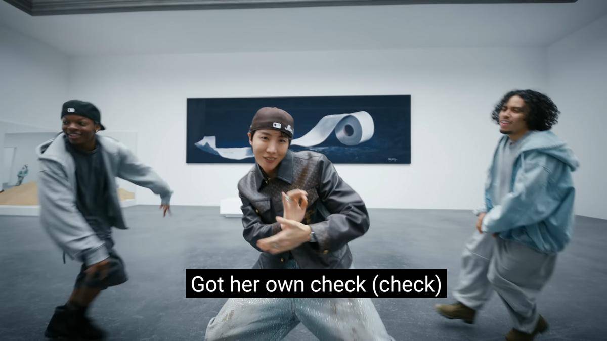 cuplikan MV "Mona Lisa" (youtube.com/HYBE LABELS)