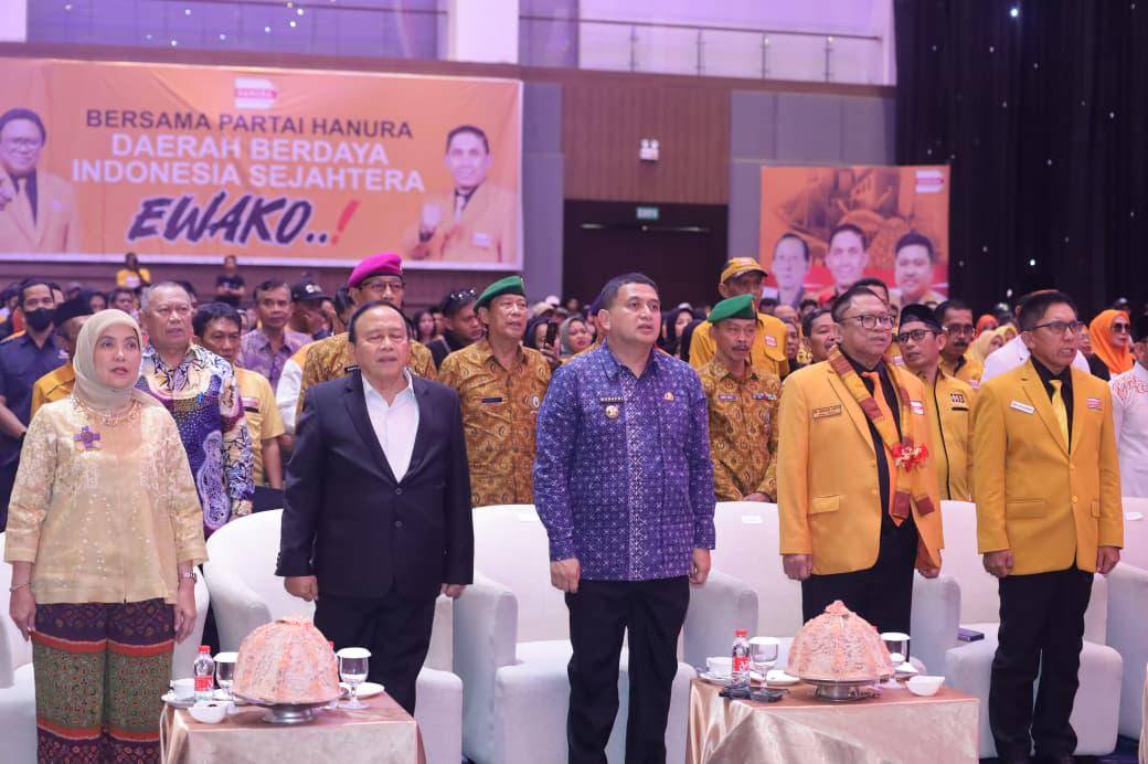 Wali Kota Makassar, Munafri Arifuddin, menghadiri momen pelantikan pengurus dan Andi Muhammad Bau Sawa Mappanyukki sebagai Ketua DPD Partai Hanura Sulsel di Makassar, Sabtu (20/9/2025). (Dok. Istimewa)