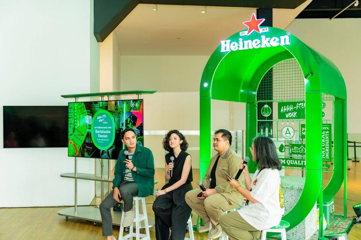 Foto - Sesi talk show menjelaskan instalasi dan kolaborasi Heineken® ‘Ahhhfterwork’.JPG