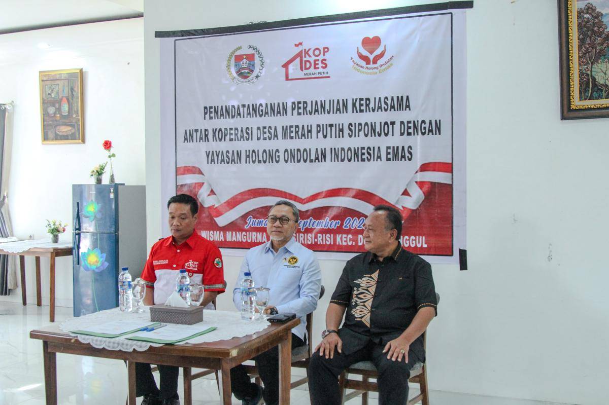 Menko Pangan Zulkifli Hasan datang ke Humbahas untuk memantau Makan Bergizi Gratis (dok.istimewa)