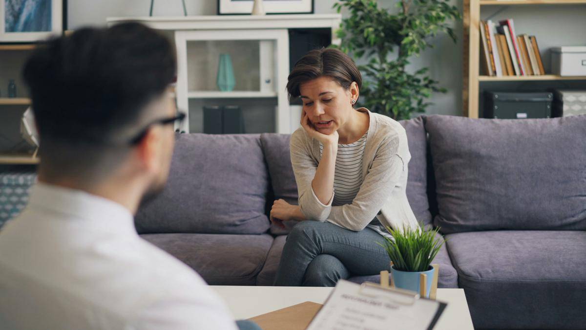Counseling (https://unsplash.com/@silverkblack)