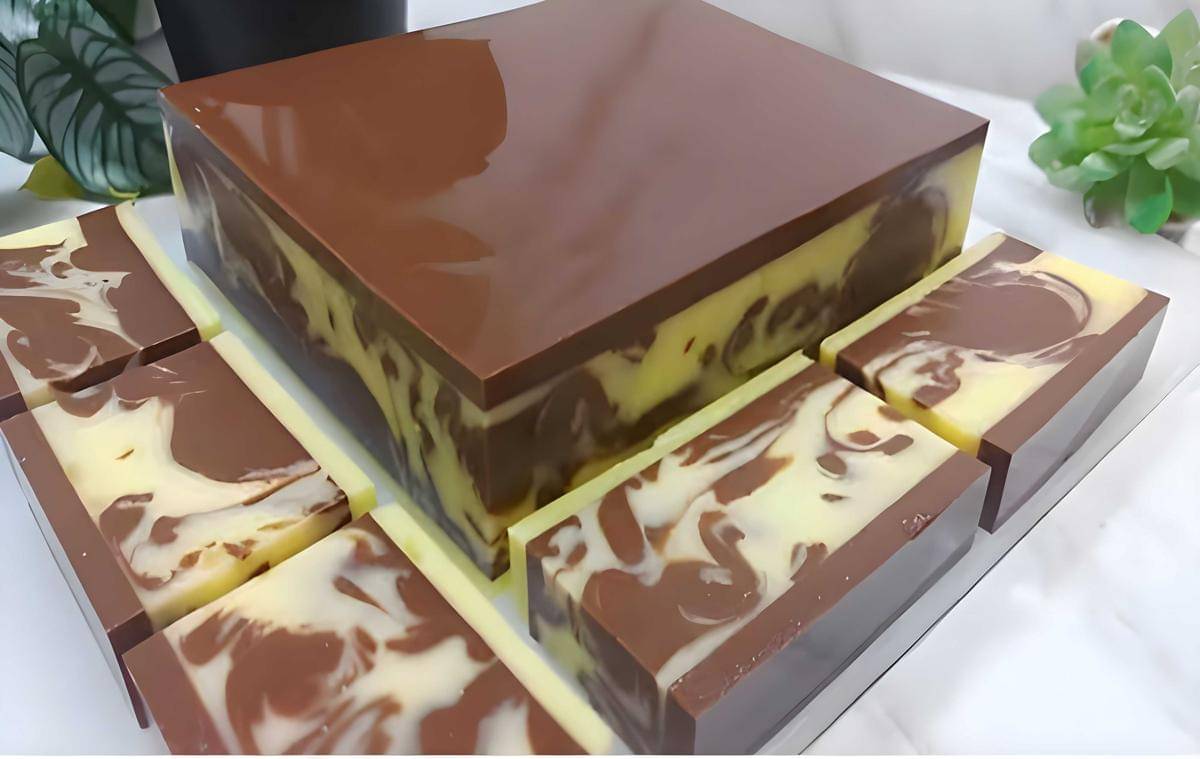 Puding coklat marmer