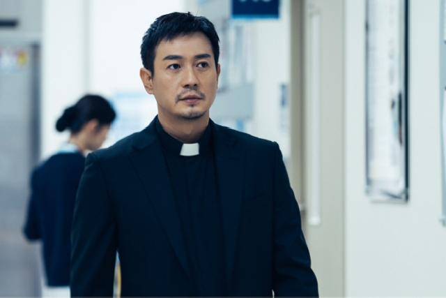 Still cut Priest (dok. OCN/Priest) 