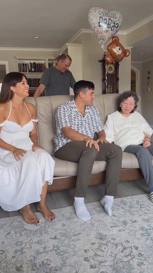 Gender Reveal Kehamilan Aurelie Moeremans