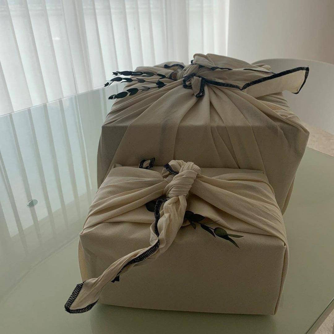hadiah dari keluarga J-Hope (instagram.com/xxteukxx)