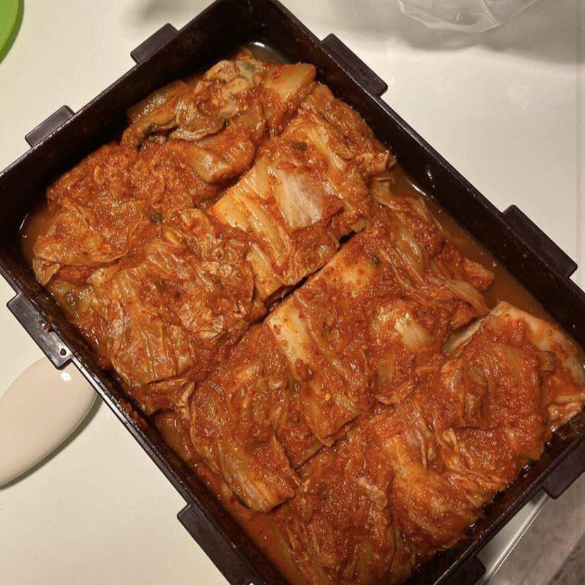 kimchi dari ibu J-Hope (instagram.com/xxteukxx)