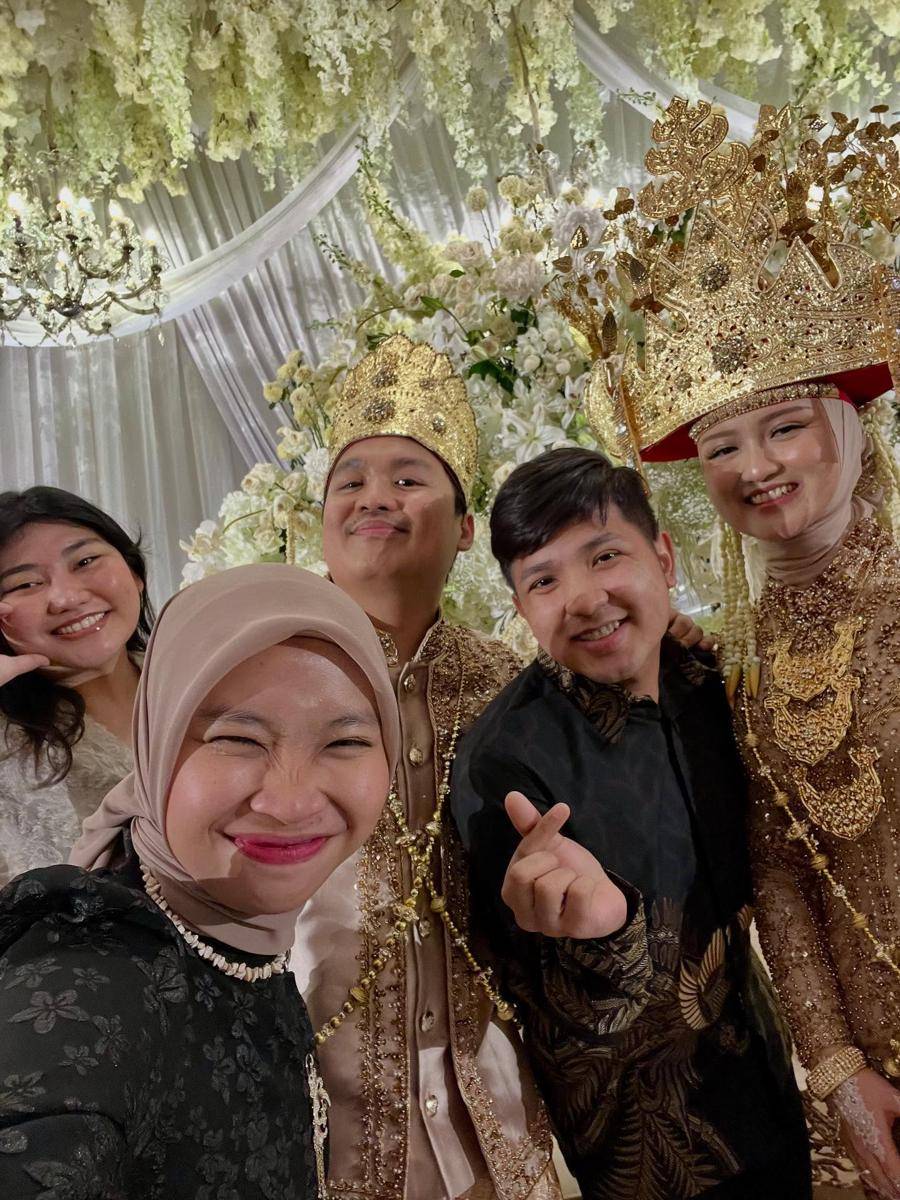 Potret Artis di Pernikahan Ate dan Allysa