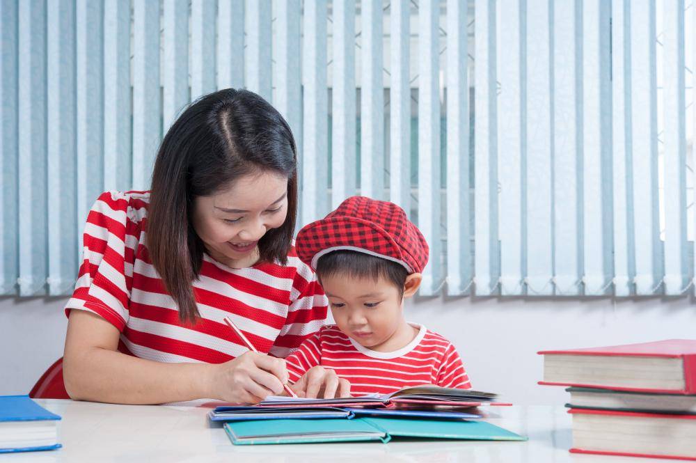 ilustrasi membantu anak belajar