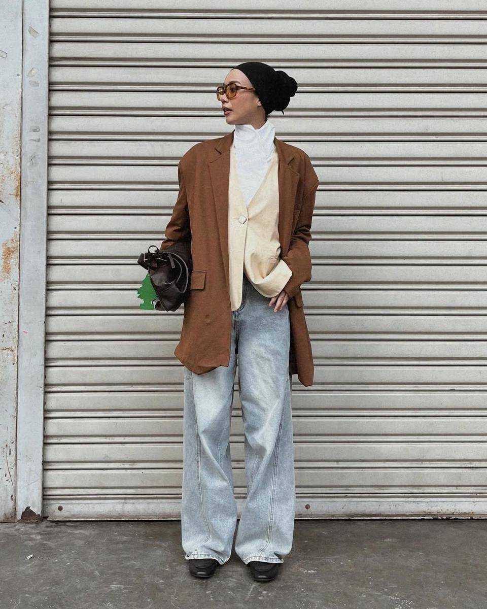 inspirasi padu padan celana jeans ala Vira Tandia (instagram.com/viratandia)
