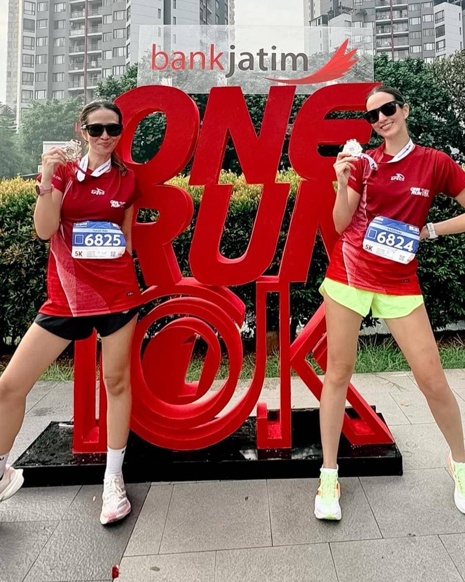 outfit lari yang nyaman dan modis (instagram.com/ramadhaniabakrie)