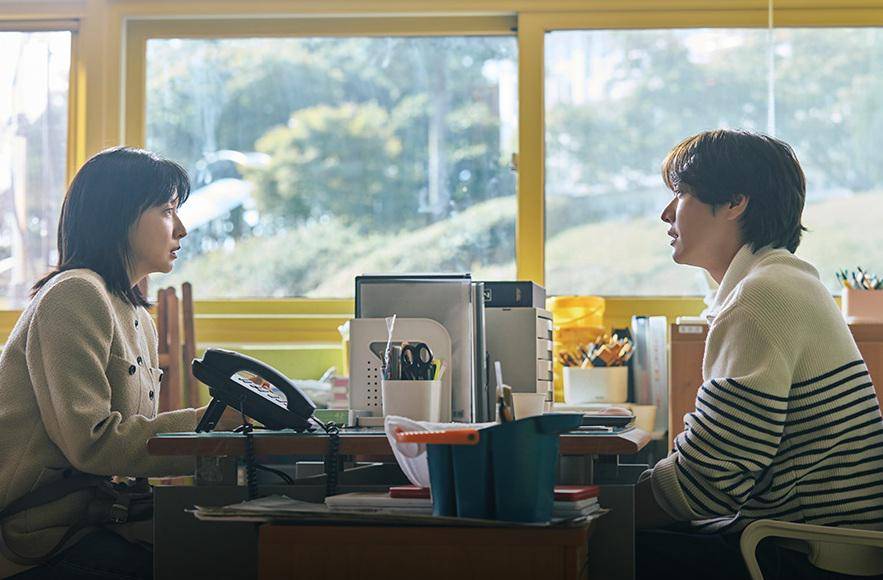 still cut drama Korea Walking On Thin Ice (instagram.com/kbsdrama)