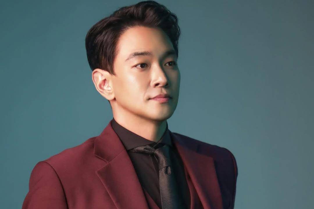 Lee Kyu Han (instagram.com/billions_ent_)