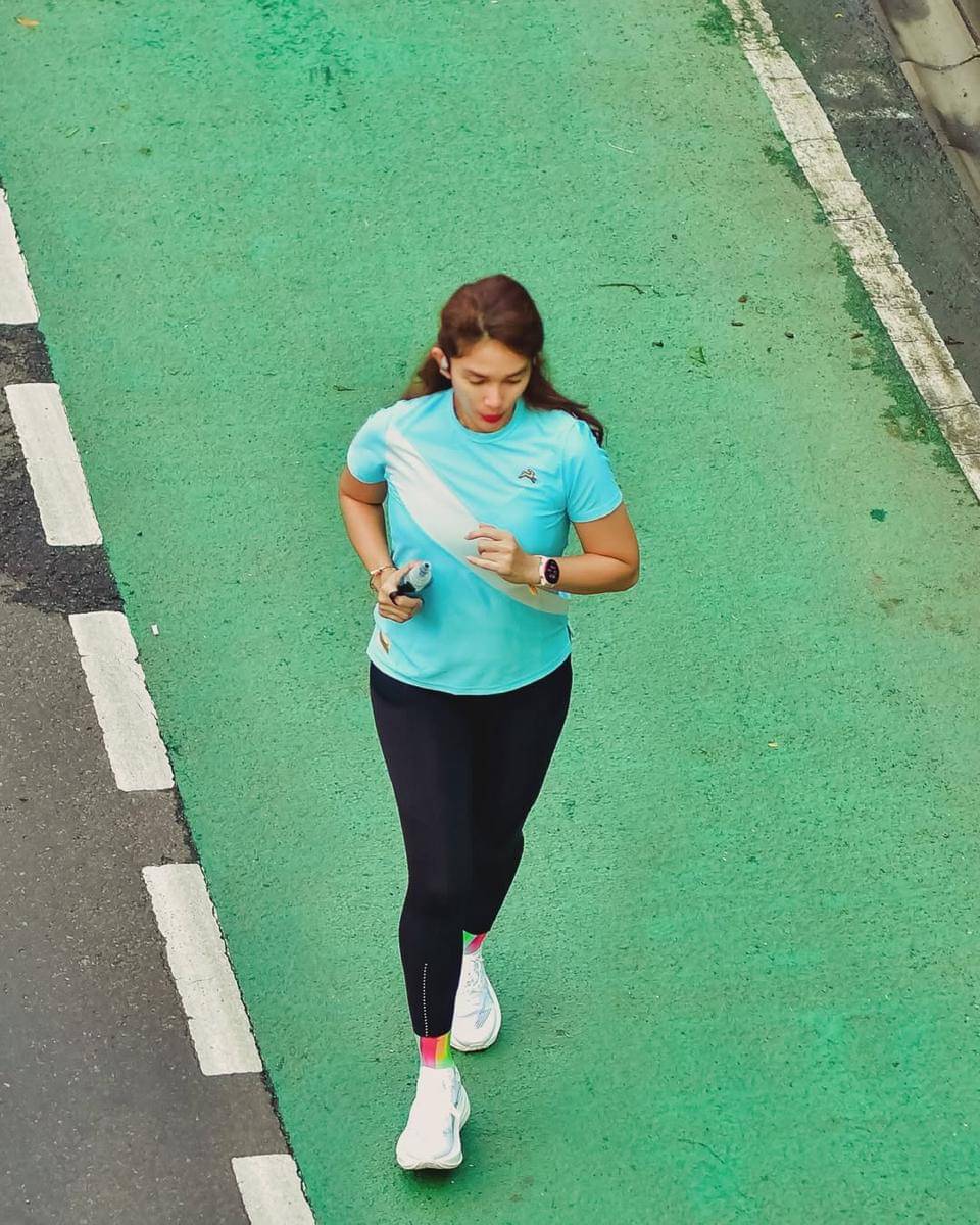 outfit lari yang nyaman dan modis (instagram.com/ussypratama)