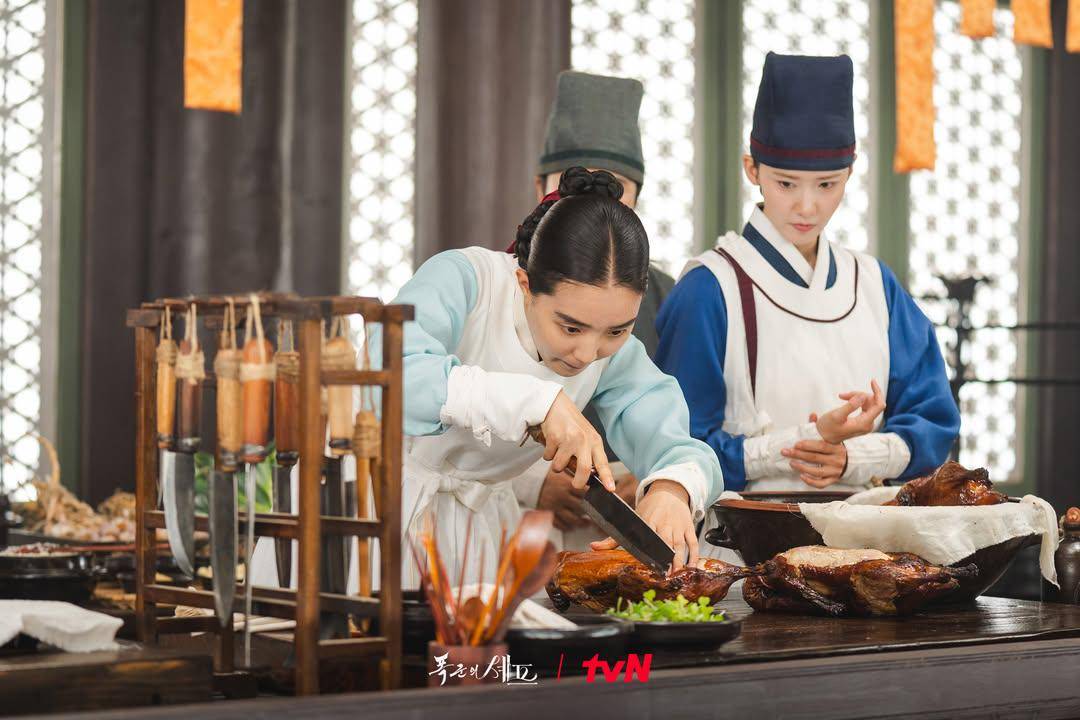 cuplikan drama Bon Appetit, Your Majesty (instagram.com/tvn_drama)