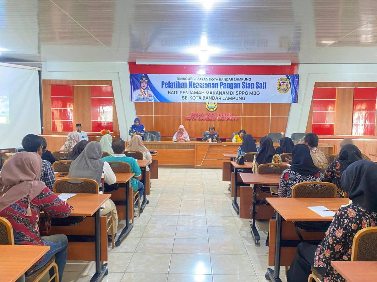 Pelatihan keamanan pangan siap saji dari Dinkes kota Bandar Lampung. (IDN Times/istimewa)